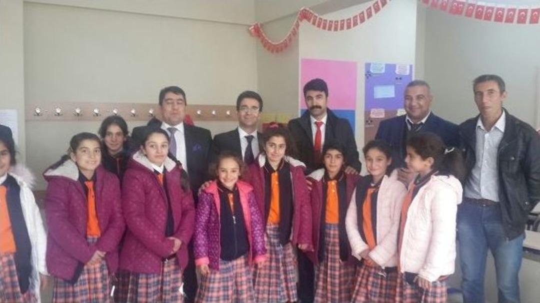 &Ouml;ğrencilere Bot Ve Giyim Yardımı