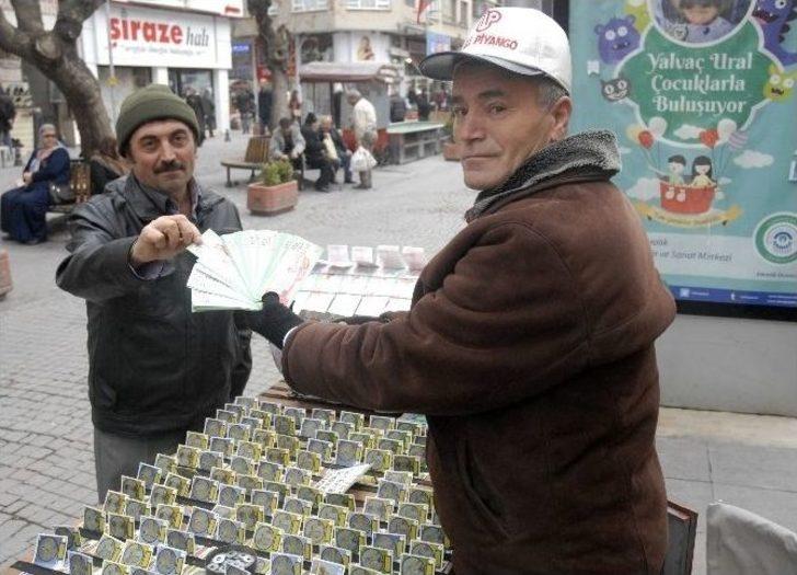 ’milyon’ Değil ’trilyon’ Yazarak Dikkat Çekiyorlar G4