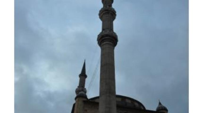 Cami Hoparl&ouml;r&uuml;nden Vatandaşlara Dolandırıcılık Uyarısı