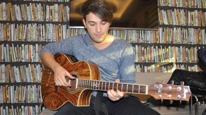 İneg&ouml;ll&uuml; Gen&ccedil; "o Ses T&uuml;rkiye"yi Salladı