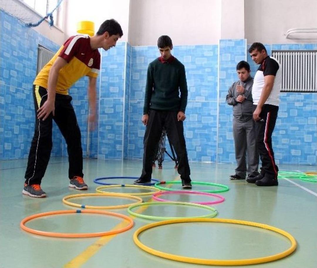 Engelli &Ouml;ğrenciler Sporla Engelleri Kaldırıyor
