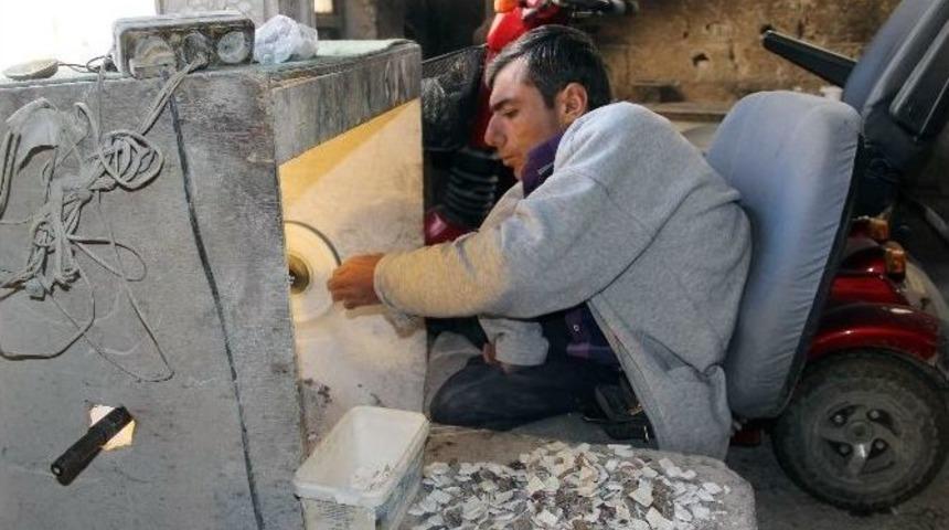 Tek Koluyla En İyi Ustalara Taş &Ccedil;ıkartıyor