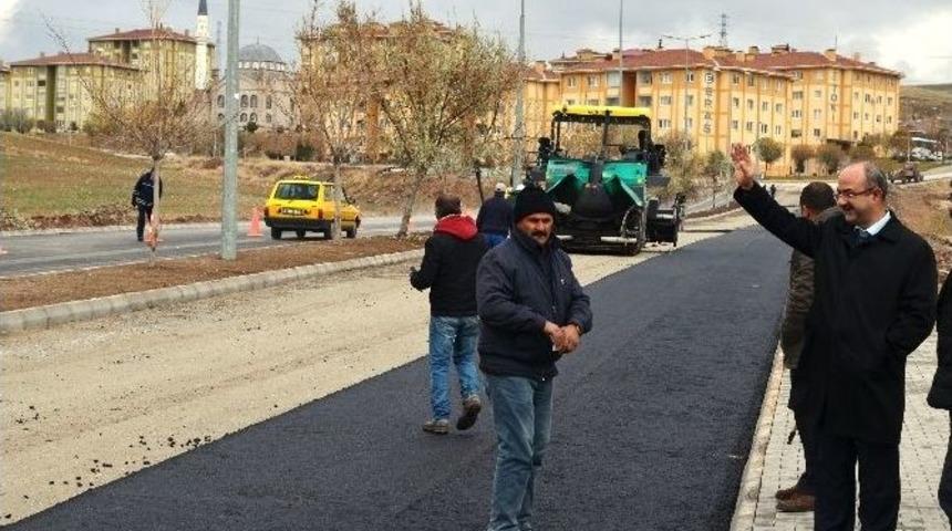 B&uuml;nyan Belediyesi Toki Mahallesini Asfaltladı