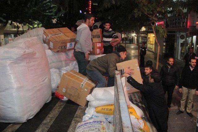 Elazığ’dan Türkmenlere 1 Tır Yardım