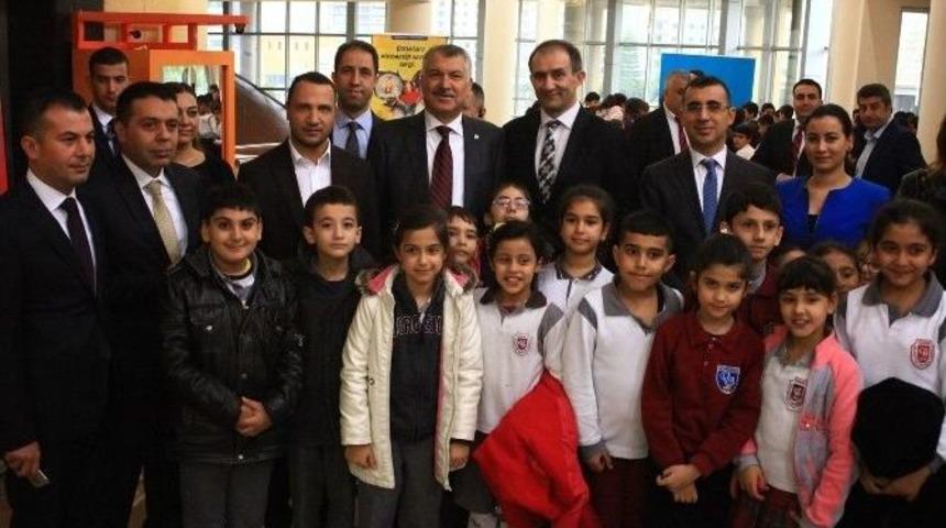 &ldquo;harika Matematik Sergisi&rdquo; A&ccedil;ıldı