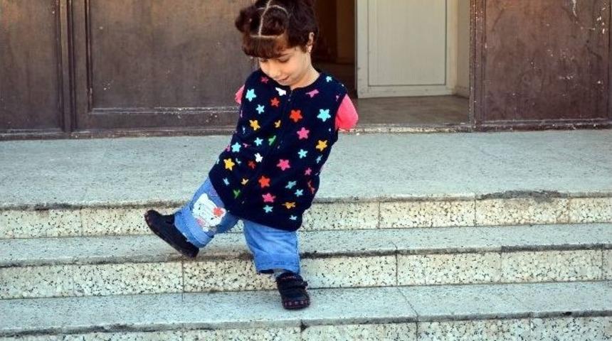 Doğuştan Engelli Elif Melek&rsquo;in Azmi G&ouml;r&uuml;lmeye Değer