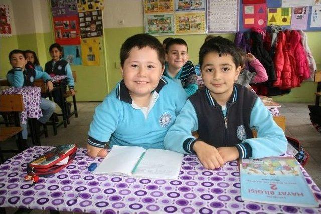 (özel Haber) Yozgat’ta Engelli Minik Muhammet Enes, Azmi Ve Neşesiyle Engel Tanımıyor