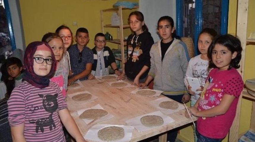 &Ouml;ğrenciler Seramik At&ouml;lyesinde Maharetlerini Sergiledi