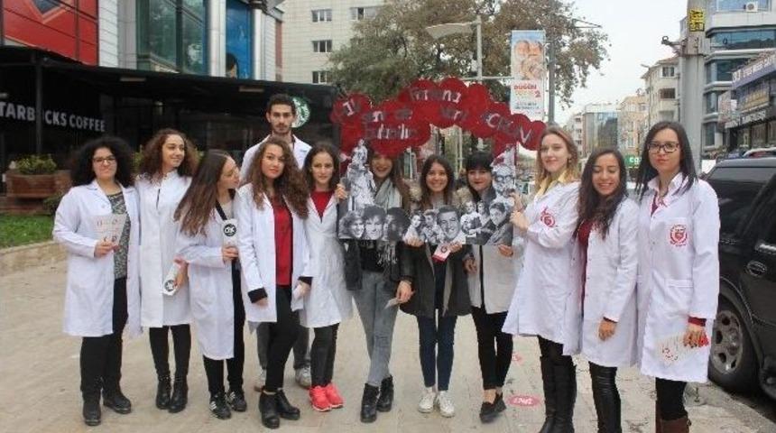 &Uuml;niversiteliler Aıds&rsquo;e Dikkat &Ccedil;ekmek İ&ccedil;in Sokağa &Ccedil;ıktı