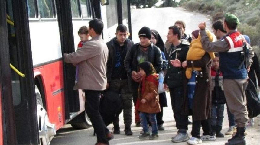 İzmir’de 300’ü Aşkın Sığınmacı Yakalandı