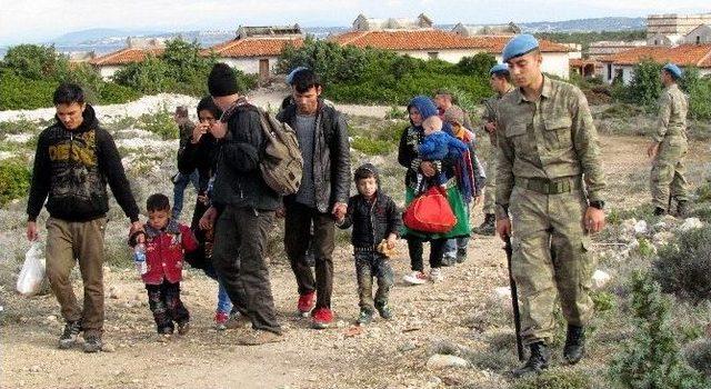 İzmir’de 300’ü Aşkın Sığınmacı Yakalandı