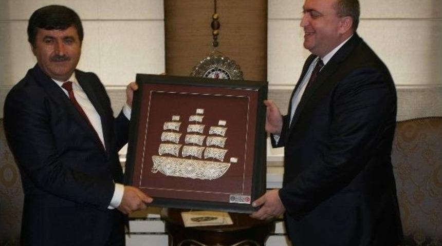 Acara &Ouml;zerk Cumhuriyeti H&uuml;k&uuml;met Başkanı Khabadze T&uuml;rkiye İle Rusya Arasında Yaşanan Krizi Değerlendirdi