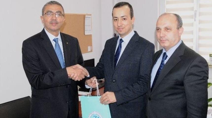 Rekt&ouml;r G&uuml;ven&ccedil;&rsquo;ten Kutlama Ziyareti