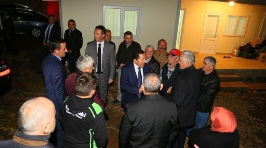 Evsiz Kalan &Ouml;z&uuml;rl&uuml; Ailenin İmdadına Vali Yetişti