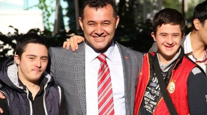 Başkan Y&uuml;cel: &ldquo;engelli Vatandaşlarımıza Ve Ailelerine Desteğimiz S&uuml;recek&rdquo;