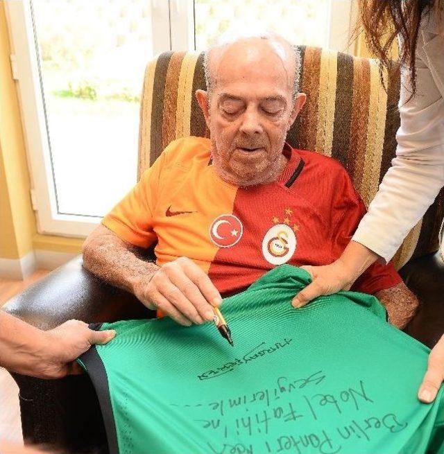 Nobel Ödüllü Aziz Sancar Galatasaray Üyesi Oldu