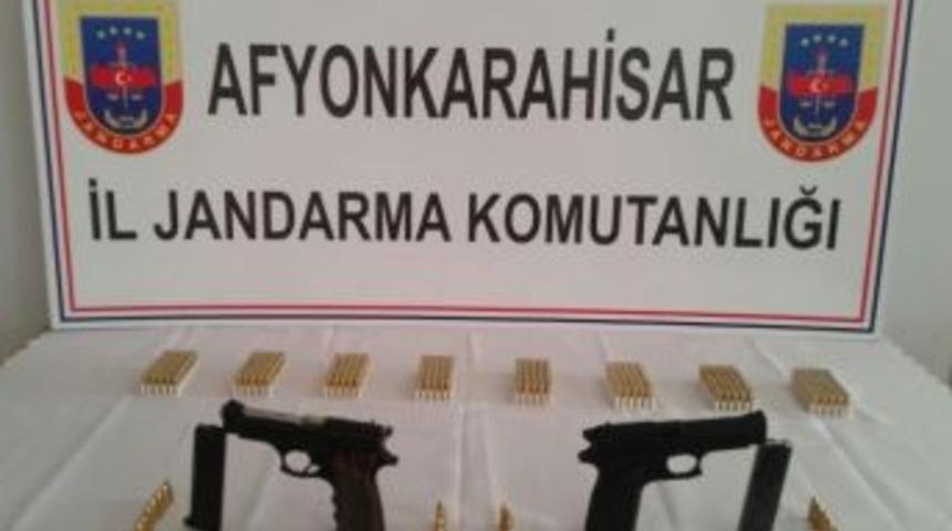 Sandıklı&rsquo;da Ruhsatsız Silah Ve Mermi Ele Ge&ccedil;irildi