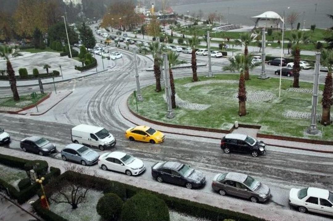 Ereğli&rsquo;de Y&uuml;ksek Kesimlerde Kar Yağışı Başladı