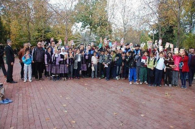 Polislerden, Öğrencilere Hikaye Kitabı