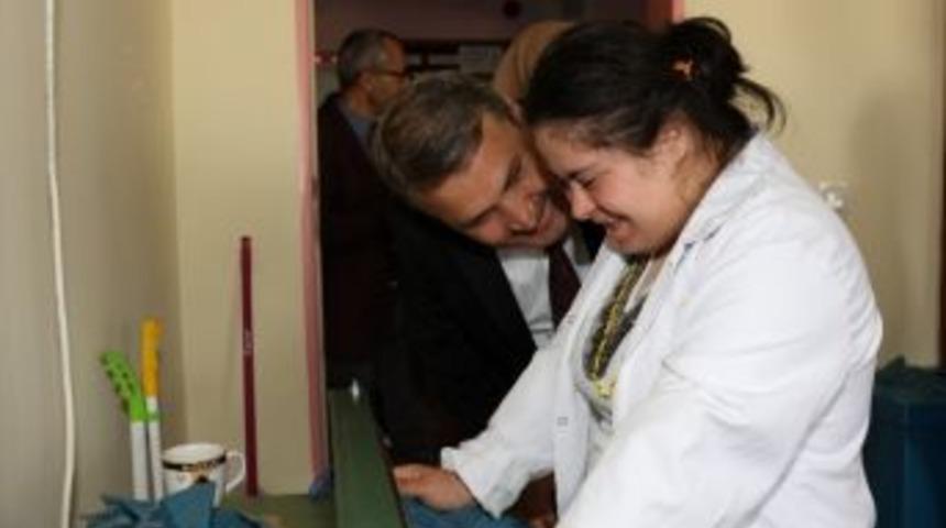 Başkan &Ccedil;er&ccedil;i: &ldquo;projelerimizi Engelli Vatandaşlarımızı Da D&uuml;ş&uuml;nerek Yapıyoruz&rdquo;