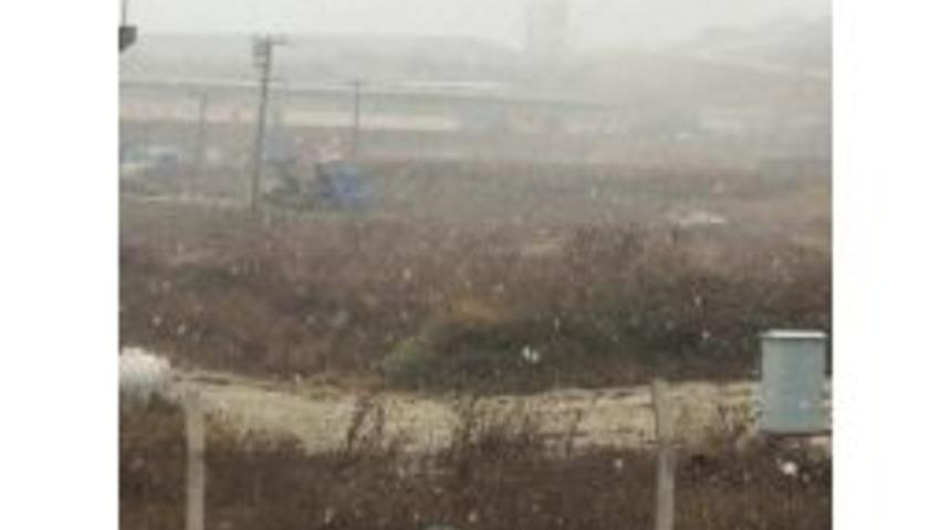 Boz&uuml;y&uuml;k&rsquo;te Yılın İlk Karı Yağdı