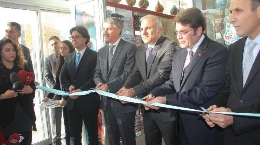 Mahkumların Yaptığı &Uuml;r&uuml;nler Satışa &Ccedil;ıktı