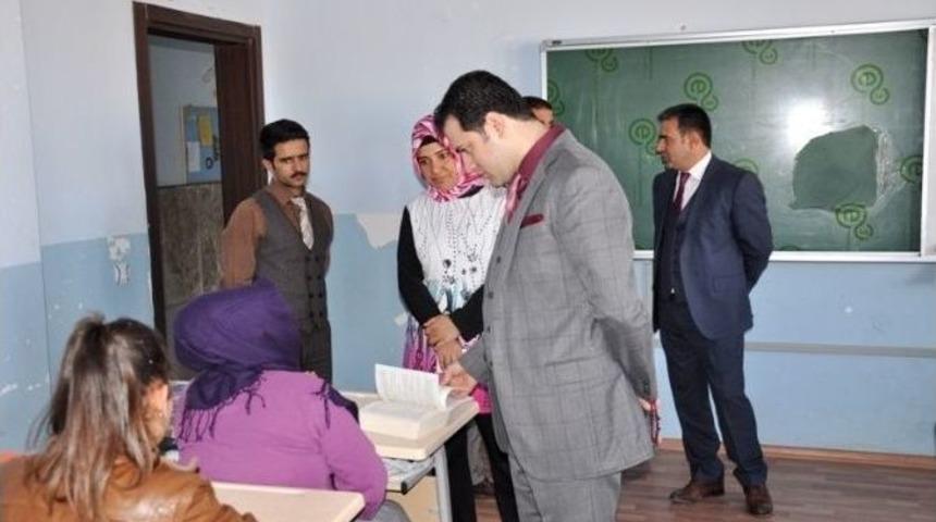 Kaymakam Fırat Kız Meslek Lisesini Ziyaret Etti