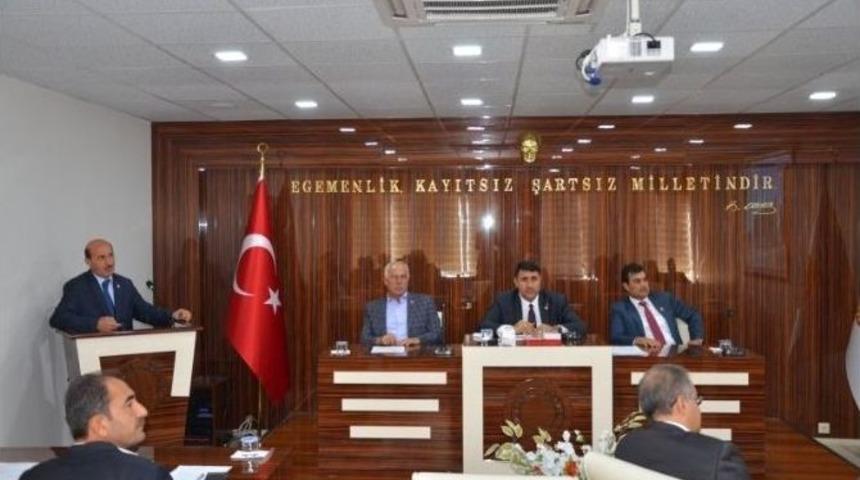 Genel Sekreter Bolat, 2015 Yılı İ&ccedil;erisinde Y&uuml;r&uuml;t&uuml;len Faaliyetler Ve Yatırımlar Konusunda Bilgilendirme Yaptı