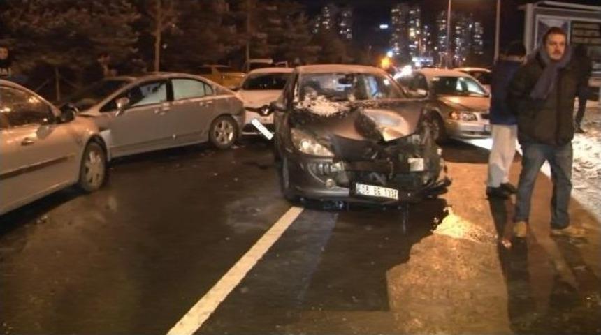 Başkent&rsquo;te Kar Yağışı Trafik Kazalarını Beraberinde Getirdi