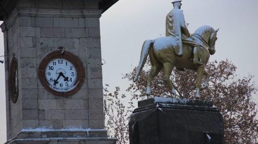 Kayseri&rsquo;de Donduran Soğuklar Başladı