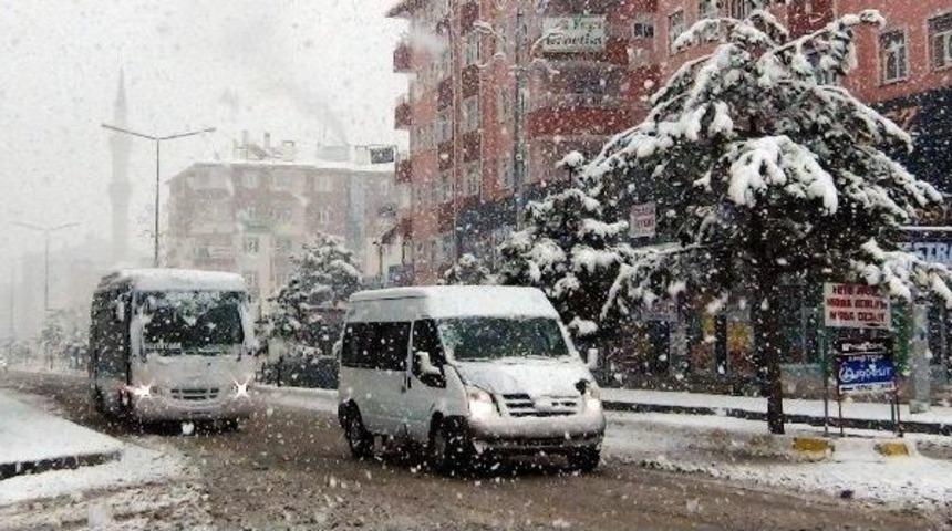 Erciş&rsquo;te Kar Yağışı