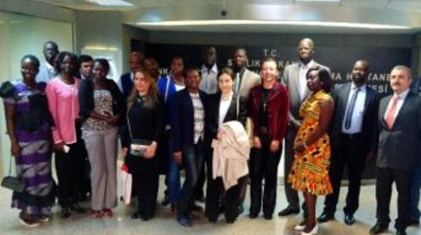 G&uuml;ney Sudanlı Sağlık Personeline Eğitim