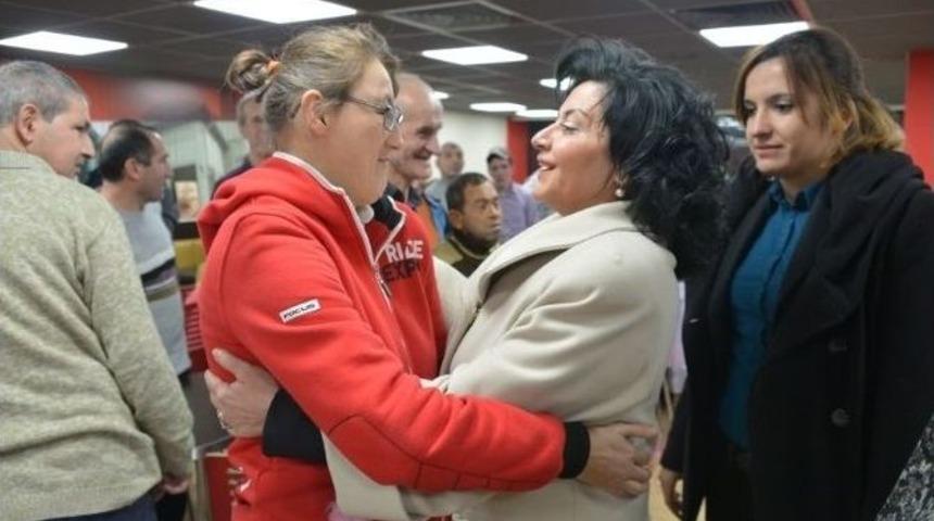 Vali Civelek&rsquo;ten Engelli &Ouml;ğrencilere Moral Yemeği