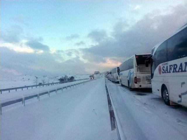 D100 Karayolu’nda Ulaşım Güçlükle Sağlanıyor