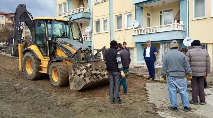 Yol Genişletme Ve Kilitli Parke Taş D&ouml;şeme &Ccedil;alışmaları