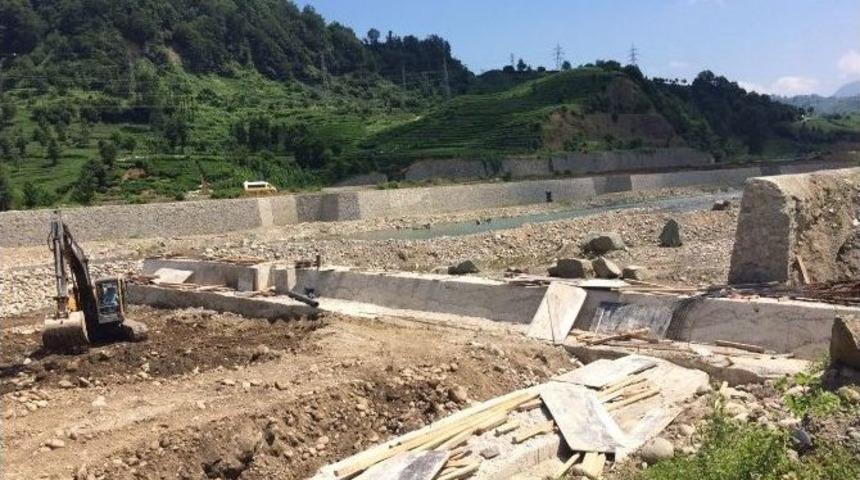 Orman Ve Su İşleri Bakanı Prof. Dr. Veysel Eroğlu&rsquo;ndan Of Ve İyidere İ&ccedil;in Yıldırım Hızında İmza