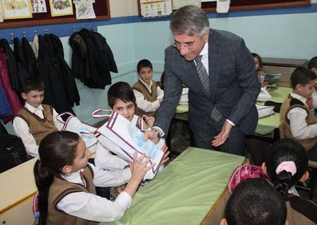 İlkokul &Ouml;ğrencisi Mektup Yazdı, Başkanlığı Kaptı