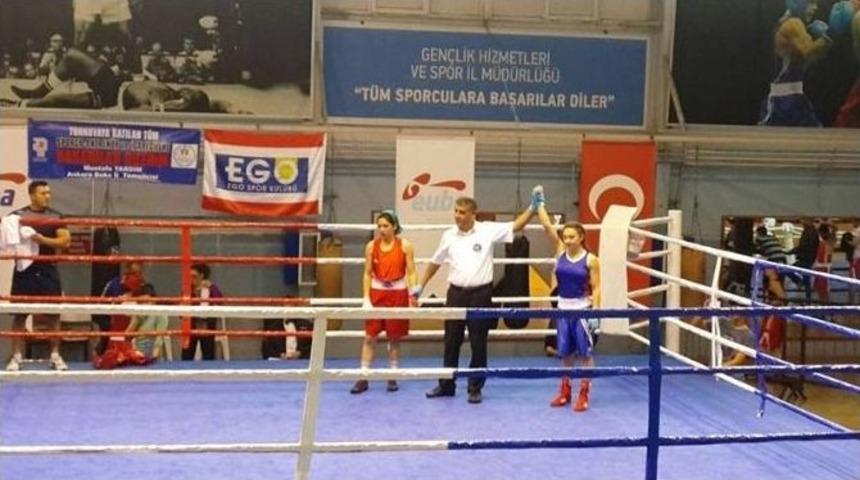 Ankara&rsquo;daki Boks M&uuml;sabakalarda 1 Birincilik Ve 4 İkincilik