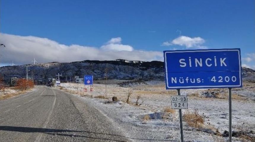 Sincik İl&ccedil;esi Beyaza B&uuml;r&uuml;nd&uuml;