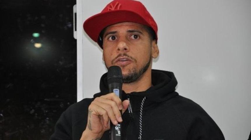 Cıcınho: "t&uuml;rkiye&rsquo;de Beşiktaş&rsquo;ta Oynamak İsterim"