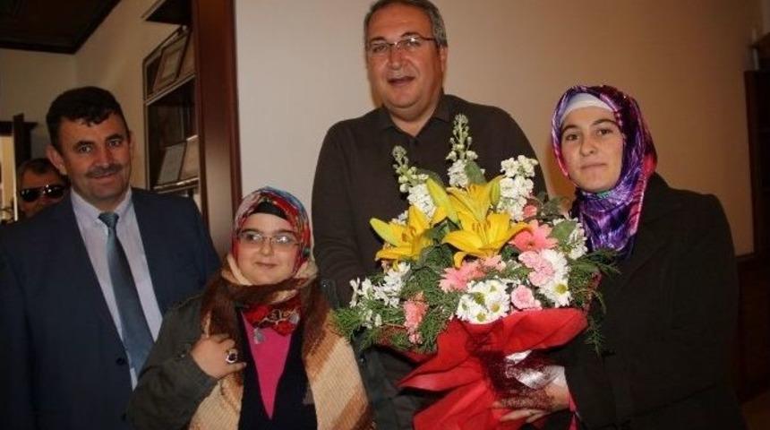 &Uuml;nver, Engellilere Engelliler G&uuml;n&uuml;nde Sevindiren M&uuml;jdeyi Verdi