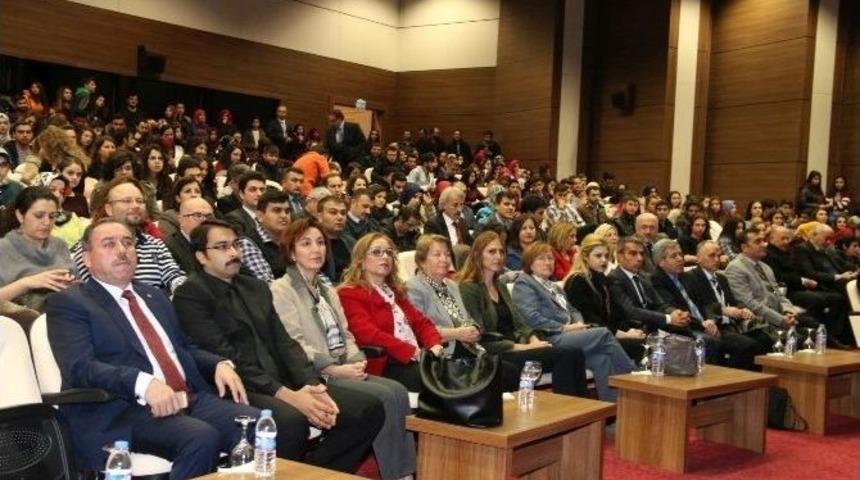 Neh&uuml;&rsquo;de &lsquo;akademide Kadın &Ccedil;alışmaları&rsquo; Konulu Panel D&uuml;zenlendi