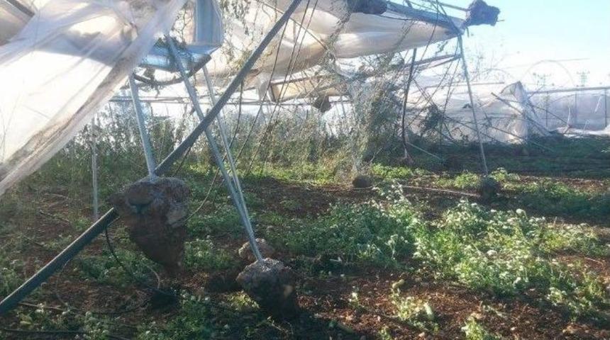 Fırtınada Serası Yerle Bir Oldu