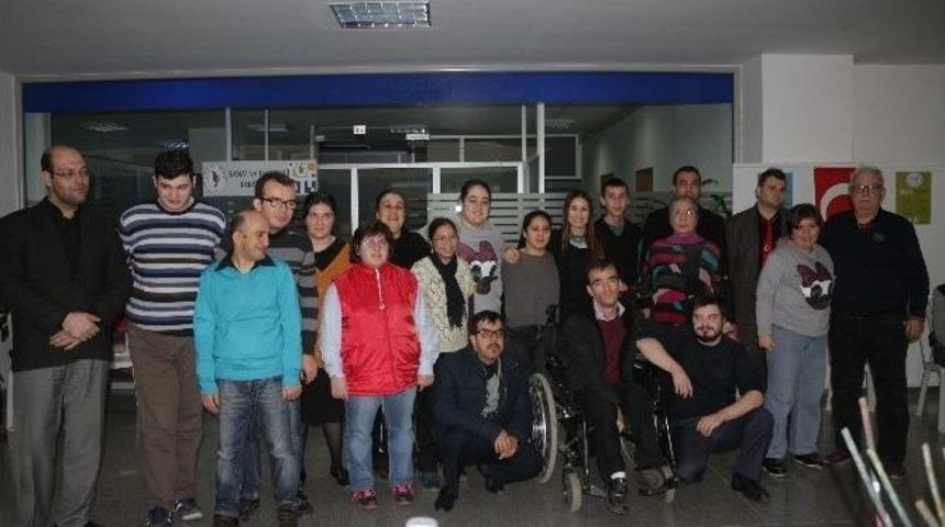 Engelliler Ebru Yaptı