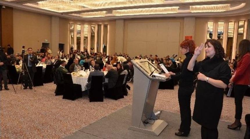 Vali D&uuml;zg&uuml;n D&uuml;nya Engelliler G&uuml;n&uuml;nde Engelliler İle Bir Araya Geldi