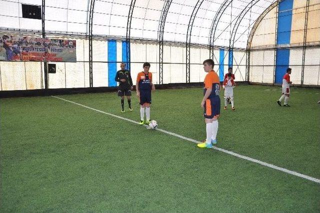 Bozüyük’te Ortaokullar Arası Futbol Turnuvası Başladı