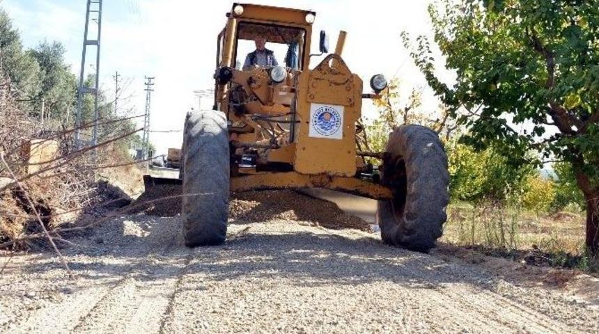 Akdeniz Belediyesi, &Ccedil;ift&ccedil;iler İ&ccedil;in Tarla Ve Bah&ccedil;e Yolları A&ccedil;ıyor