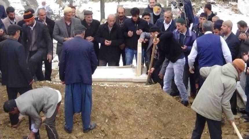 Kur&rsquo;an Kursundaki Yangında Hayatını Kaybeden &Ccedil;ocuklar Defnedildi