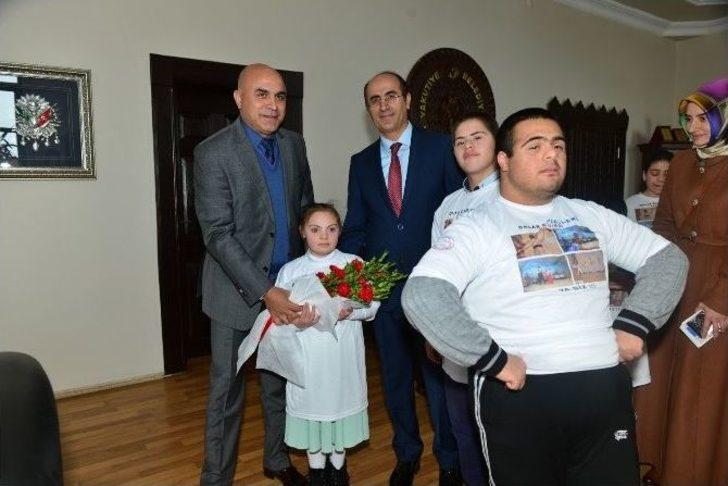 Ali Korkut, Gününü Onlara Ayırdı G3