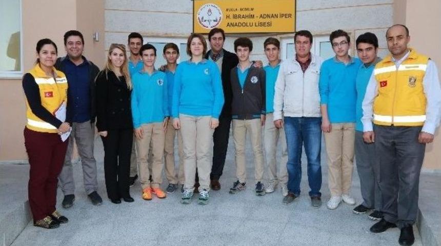 Liseli &Ouml;ğrencilerden "atma Paylaş Kampanyası"na Destek